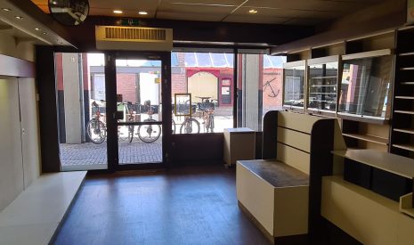 Te Koop: Foto Winkelruimte aan de Neringpassage 72 in Lelystad