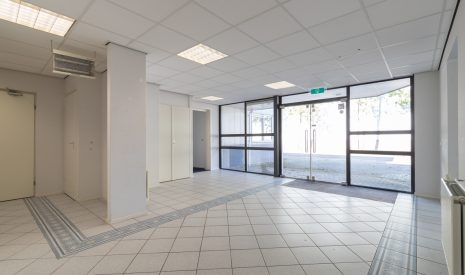 Te Huur: Foto Bedrijfsruimte aan de Turfsteker 3 in Haulerwijk