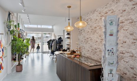 Te Huur: Foto Winkelruimte aan de Heerestraat 30 in Roden