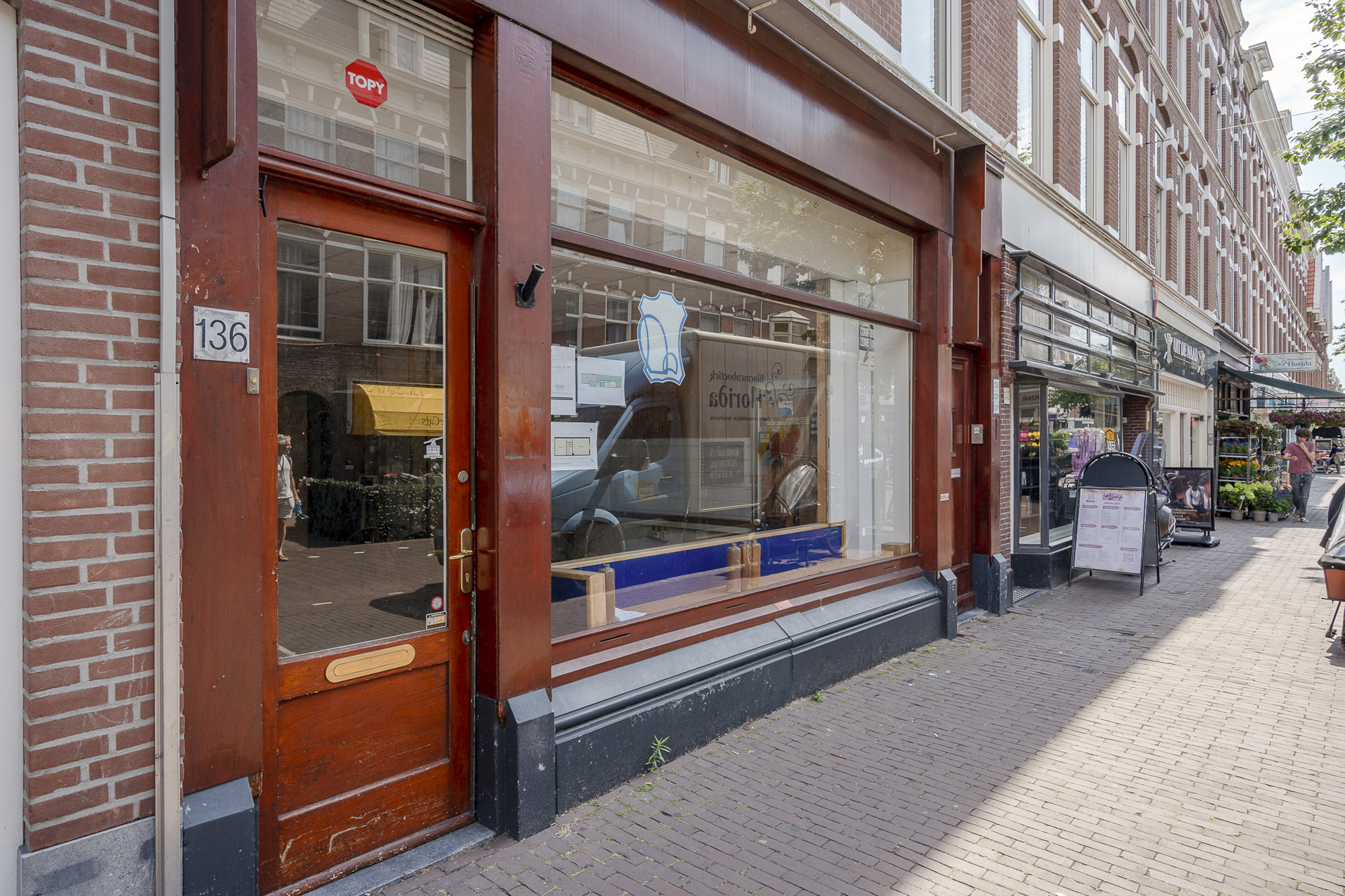 Te Koop: Foto Winkelruimte aan de Weimarstraat 136 in 's-Gravenhage
