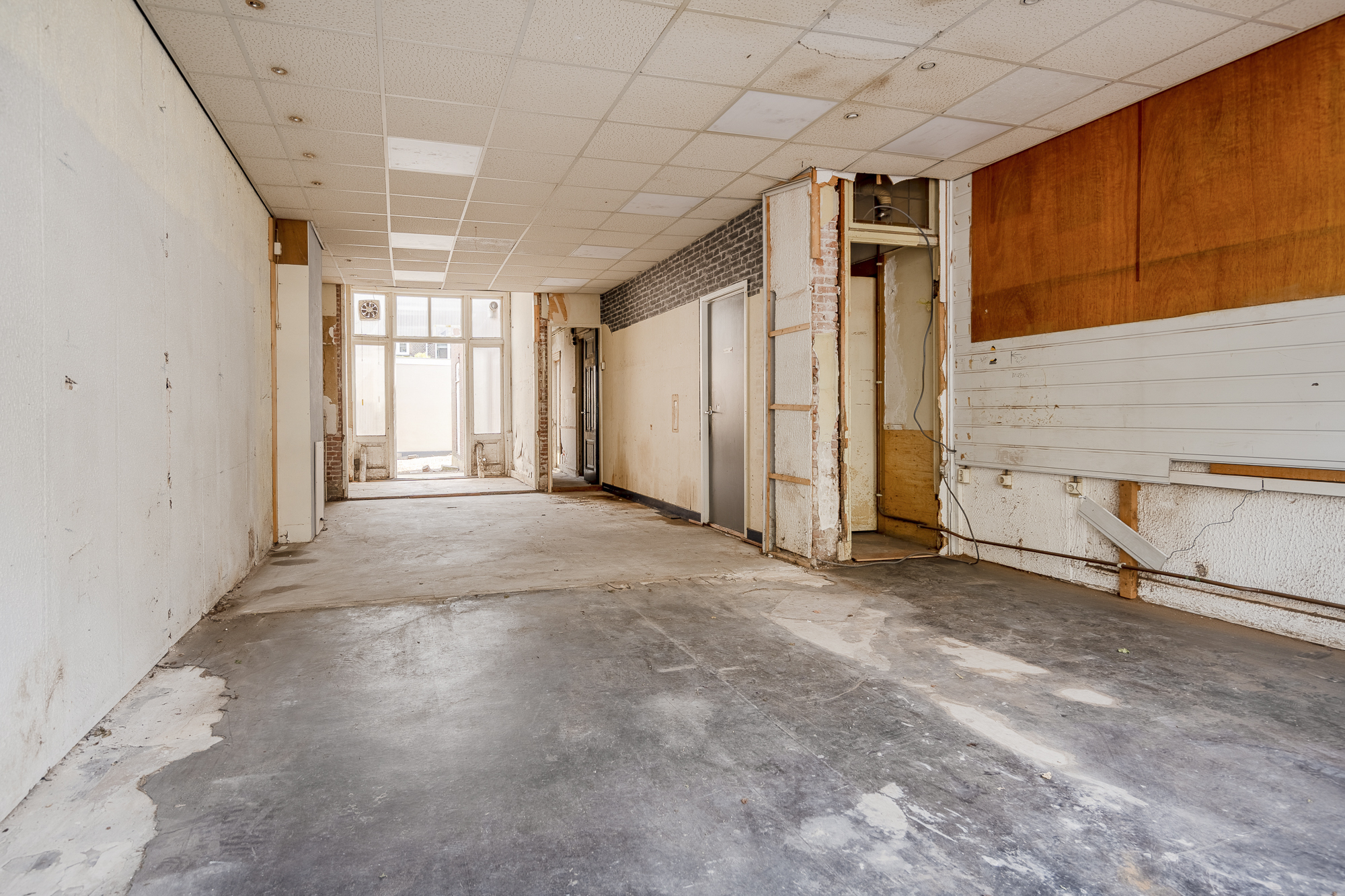 Te Koop: Foto Winkelruimte aan de Weimarstraat 136 in 's-Gravenhage