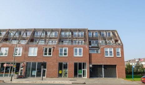 huur  Roden  Raadhuisstraat- Parkeerplaatsen ong – Hoofdfoto