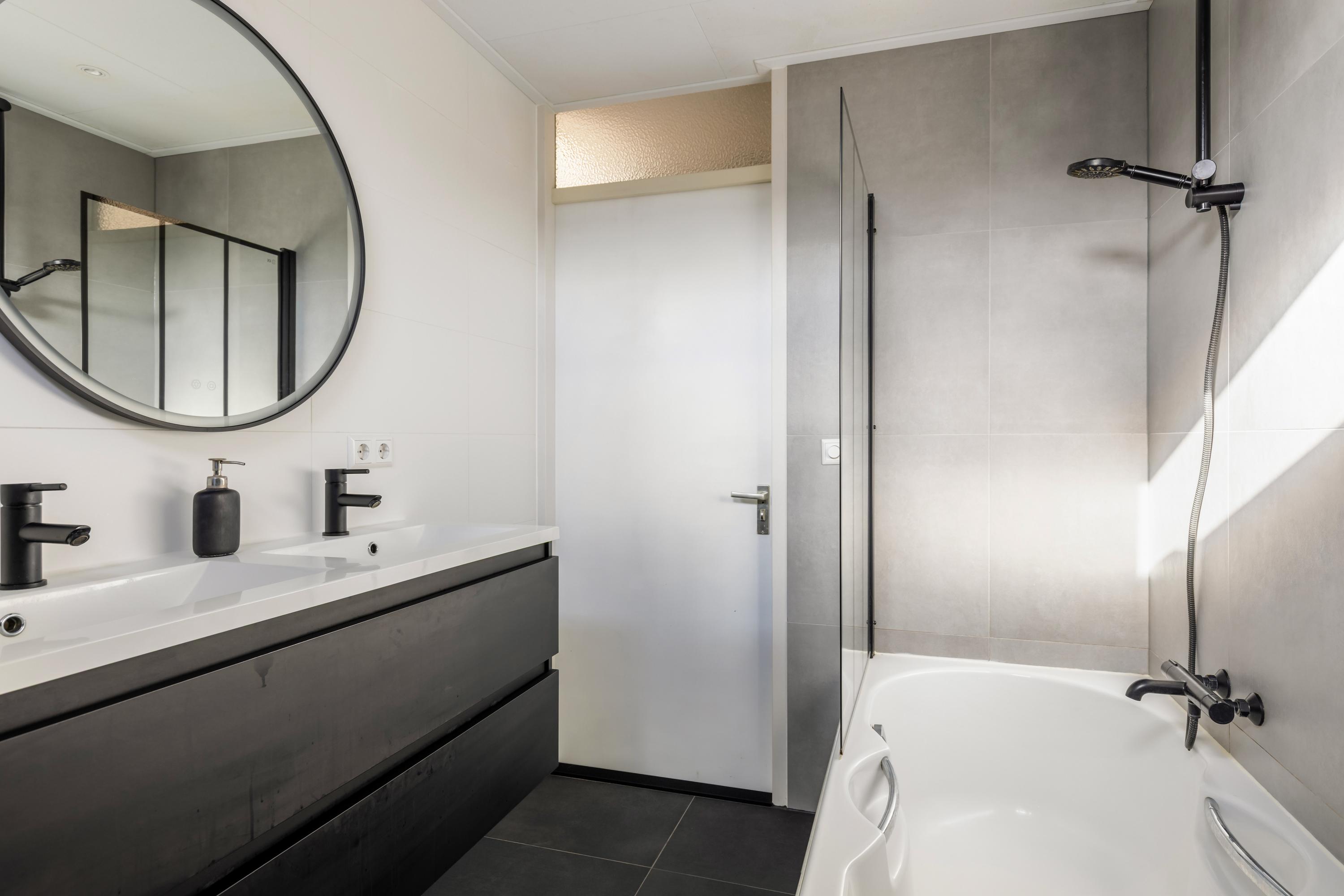 Te koop: Foto Woonhuis aan de Anton Mauvestraat 44 in Woerden