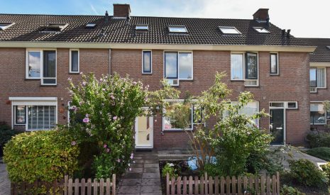 koop  Ter Aar  Essenlaan 58 – Hoofdfoto