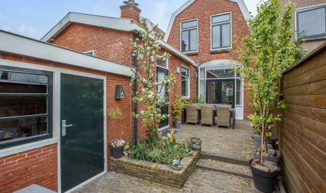 Te koop: Foto Woonhuis aan de Herengracht 64 in Zaandam