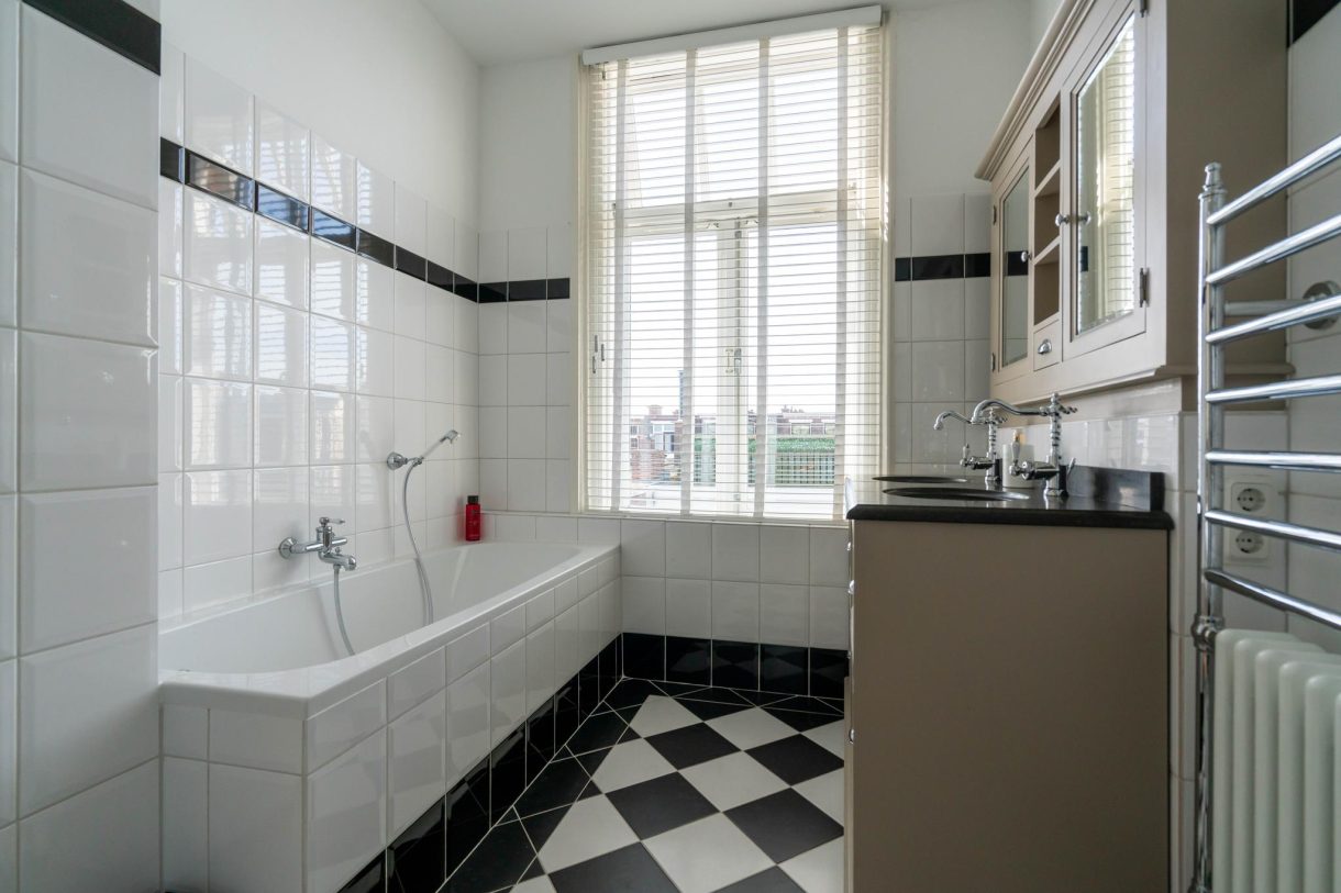 Te koop: Foto Woonhuis aan de Van Boetzelaerlaan 62 in 's-Gravenhage