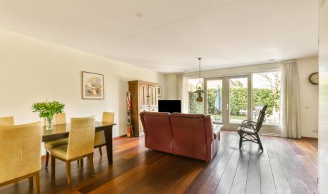 Te koop: Foto Woonhuis aan de Prins Bernhardstraat 11 in Sassenheim