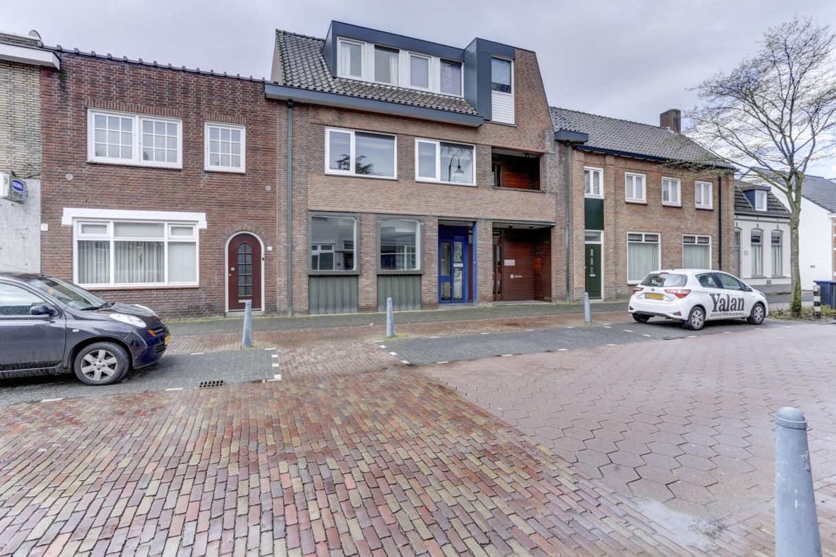 Te koop: Foto Woonhuis aan de Stationsstraat 49 in Rijen