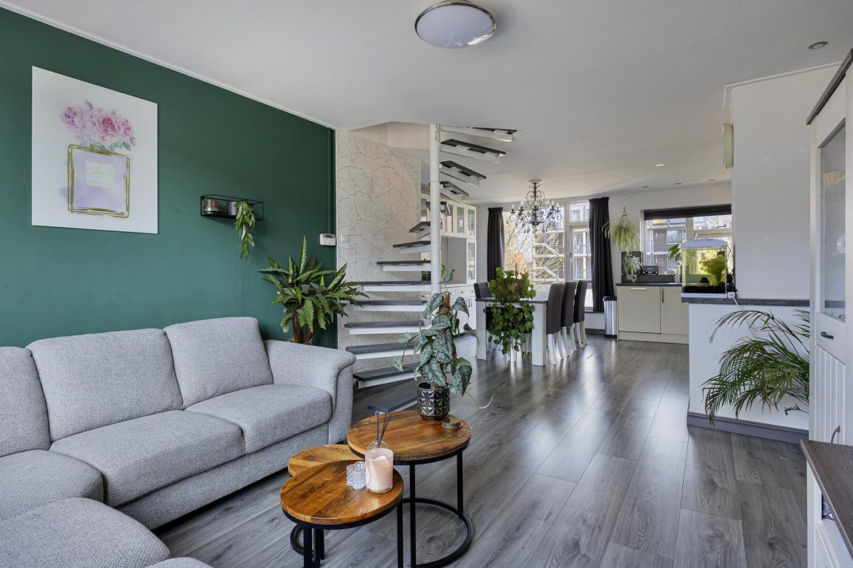 Te koop: Foto Appartement aan de Witte de Withstraat 8 in Alphen aan den Rijn