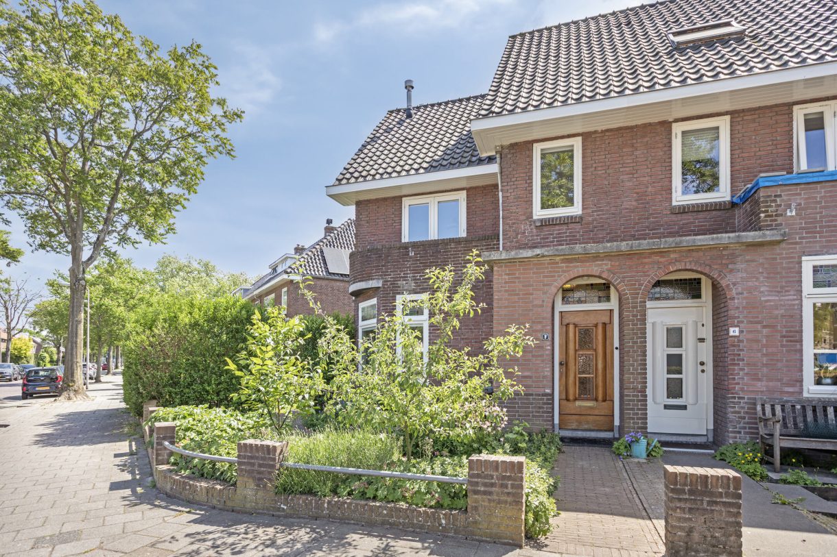 Te koop: Foto Woonhuis aan de Toussaintplein 8 in Alphen aan den Rijn