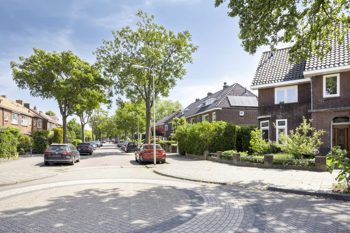 Te koop: Foto Woonhuis aan de Toussaintplein 8 in Alphen aan den Rijn