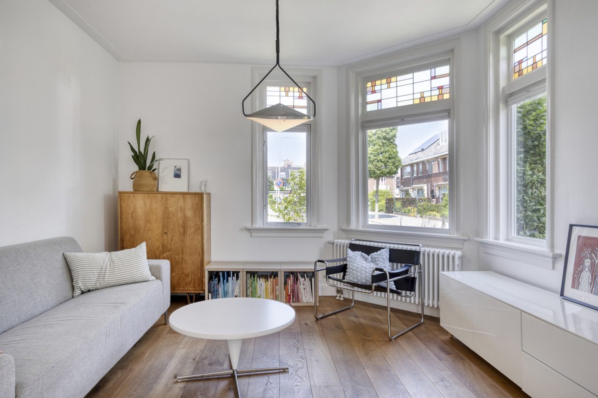 Te koop: Foto Woonhuis aan de Toussaintplein 8 in Alphen aan den Rijn