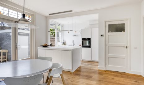 Te koop: Foto Woonhuis aan de Toussaintplein 8 in Alphen aan den Rijn