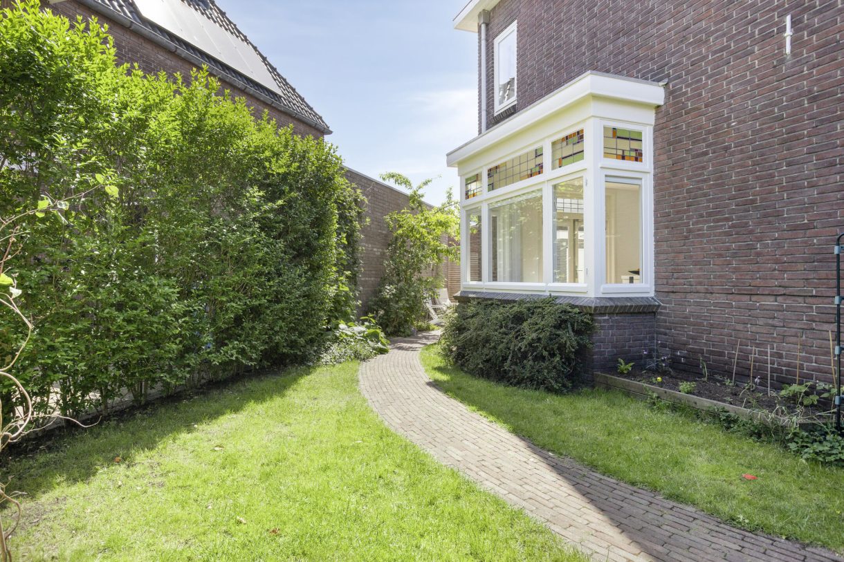 Te koop: Foto Woonhuis aan de Toussaintplein 8 in Alphen aan den Rijn