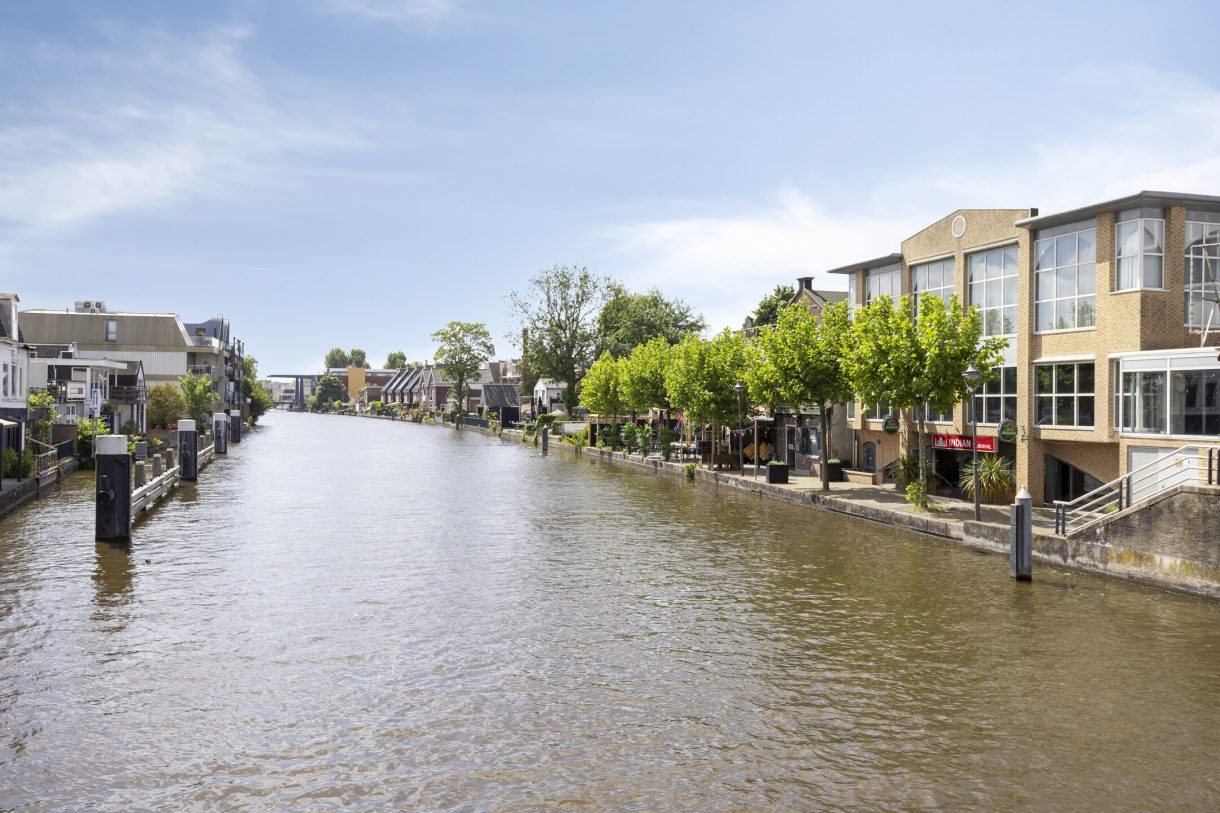 Te koop: Foto Woonhuis aan de Toussaintplein 8 in Alphen aan den Rijn