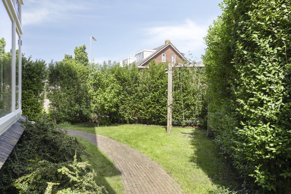 Te koop: Foto Woonhuis aan de Toussaintplein 8 in Alphen aan den Rijn