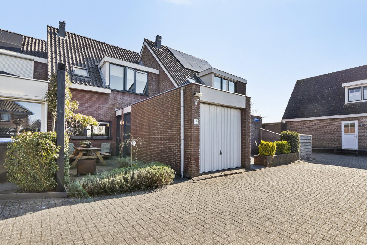 Te koop: Foto Woonhuis aan de Kuiperserf 6 in Aarlanderveen