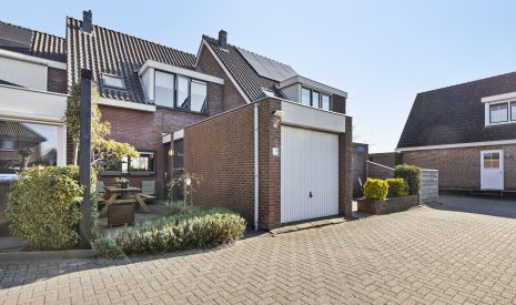Te koop: Foto Woonhuis aan de Kuiperserf 6 in Aarlanderveen