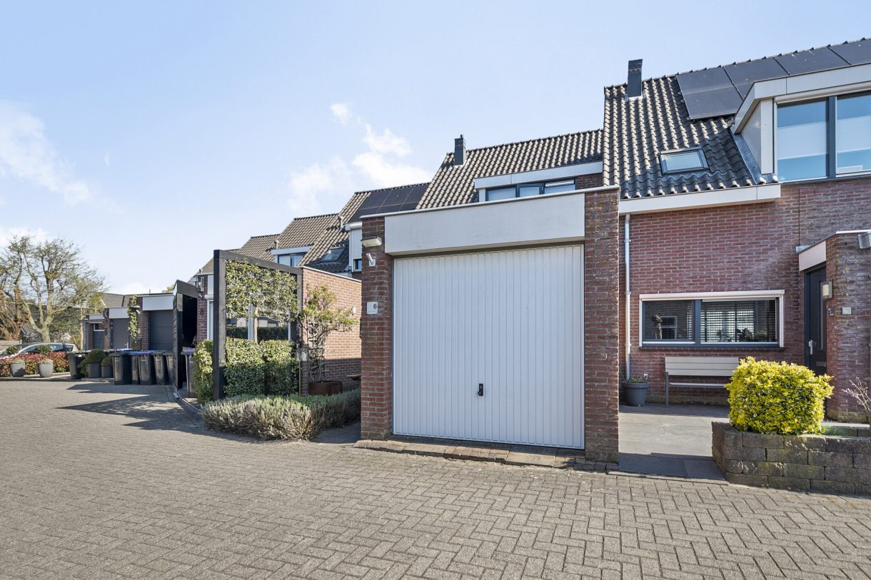 Te koop: Foto Woonhuis aan de Kuiperserf 6 in Aarlanderveen