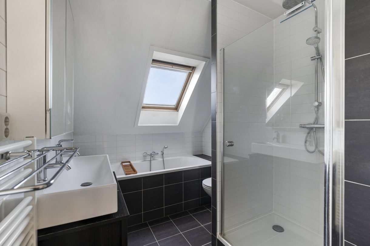 Te koop: Foto Woonhuis aan de Kuiperserf 6 in Aarlanderveen