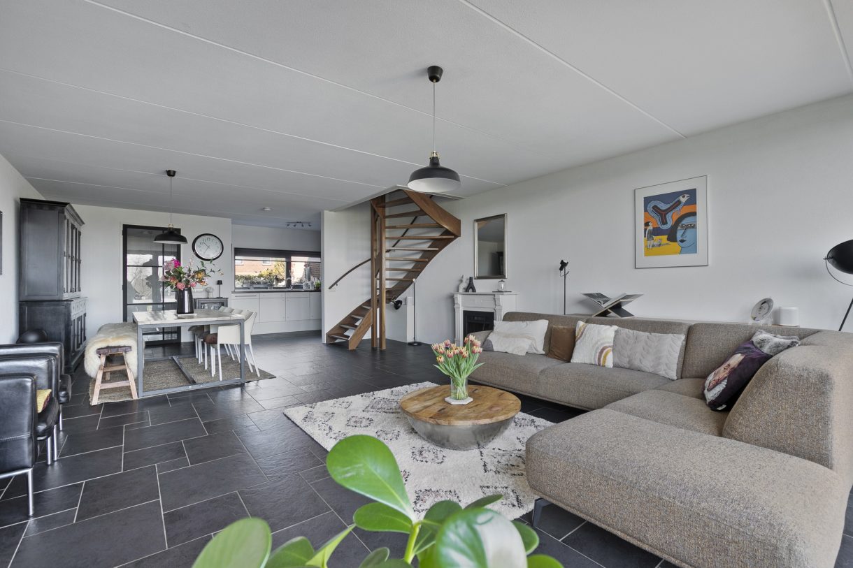 Te koop: Foto Woonhuis aan de Kuiperserf 6 in Aarlanderveen