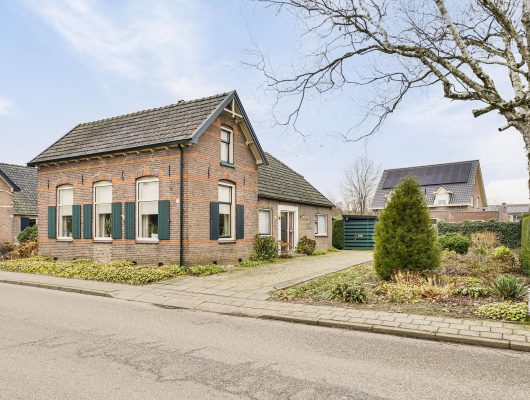 Hoofdfoto van Steenderen Dr. Alfons Ariensstraat 17