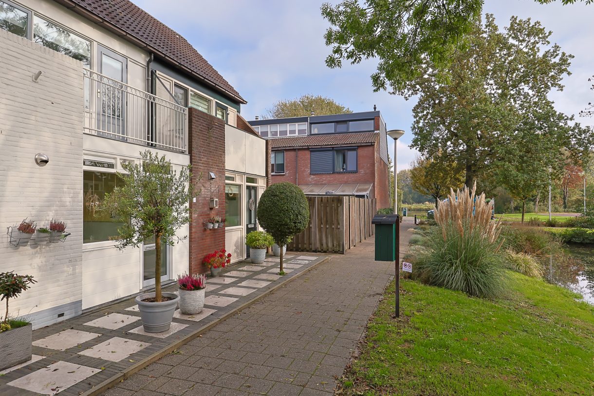 Te koop: Foto Woonhuis aan de Alphons Diepenbrocksingel 42 in Leiderdorp