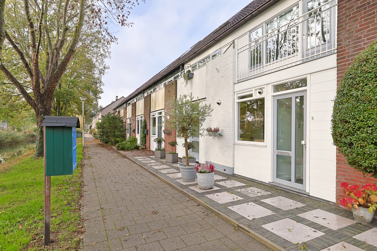 Te koop: Foto Woonhuis aan de Alphons Diepenbrocksingel 42 in Leiderdorp