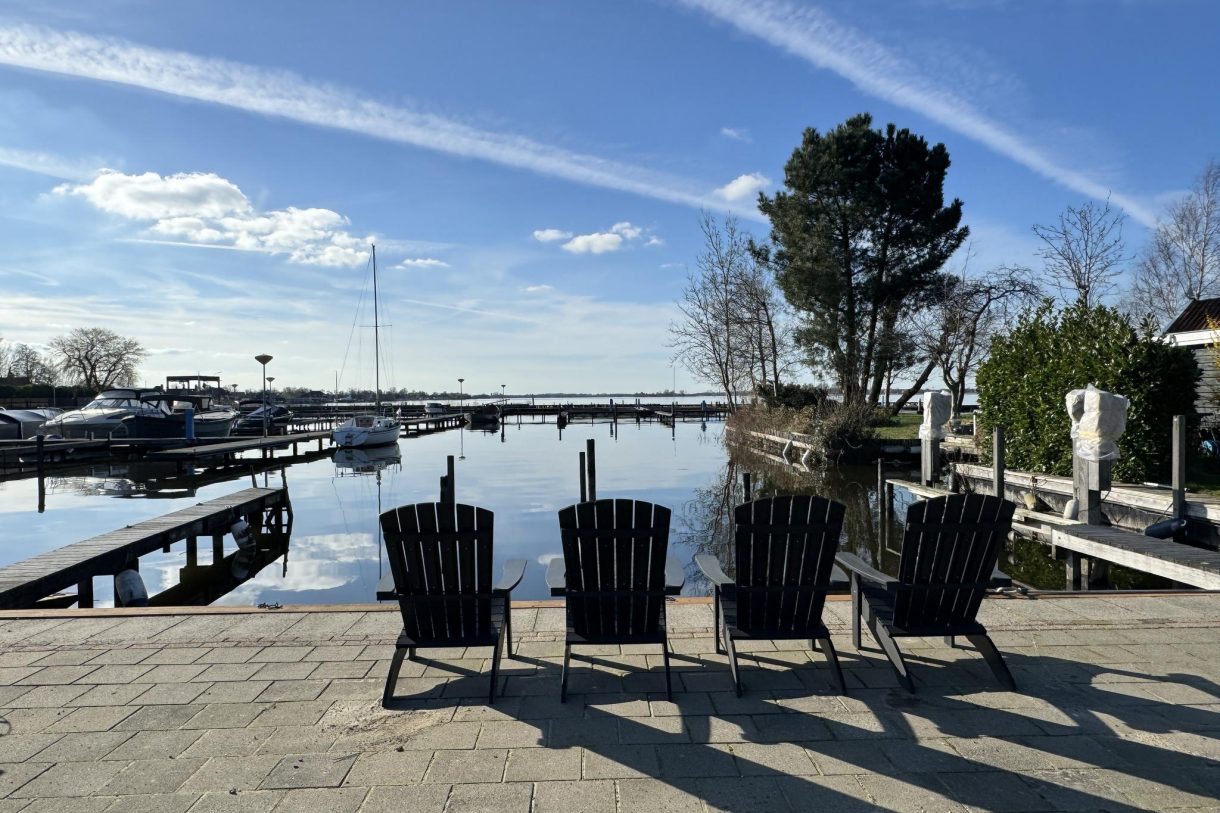 Te koop: Foto Woonhuis aan de Nieuw-Loosdrechtsedijk 212C5 in Loosdrecht