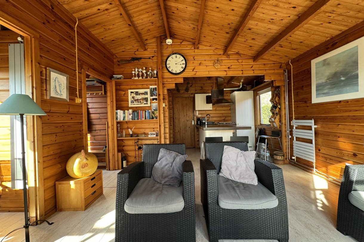 Te koop: Foto Woonhuis aan de Nieuw-Loosdrechtsedijk 212C5 in Loosdrecht