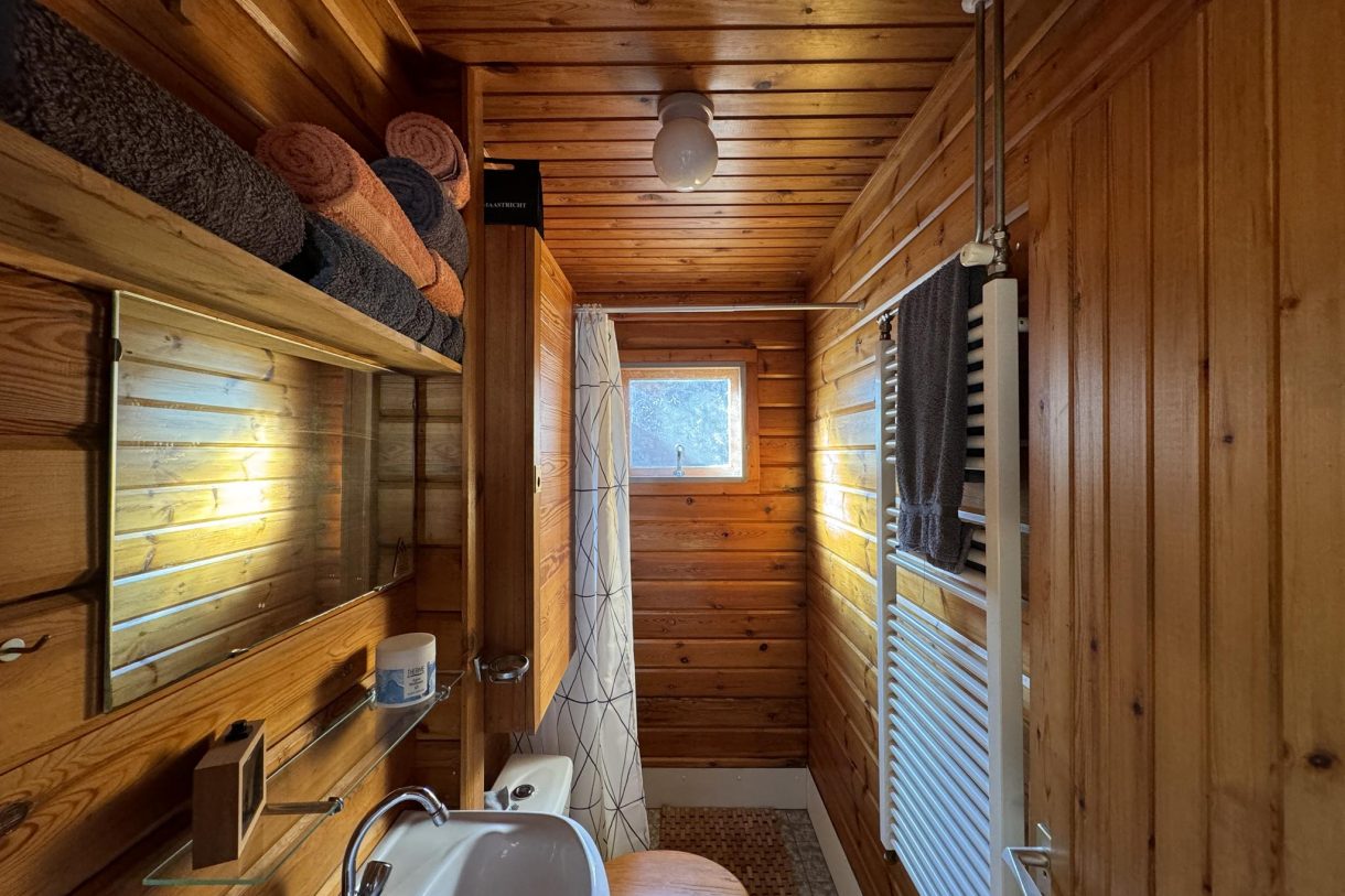 Te koop: Foto Woonhuis aan de Nieuw-Loosdrechtsedijk 212C5 in Loosdrecht