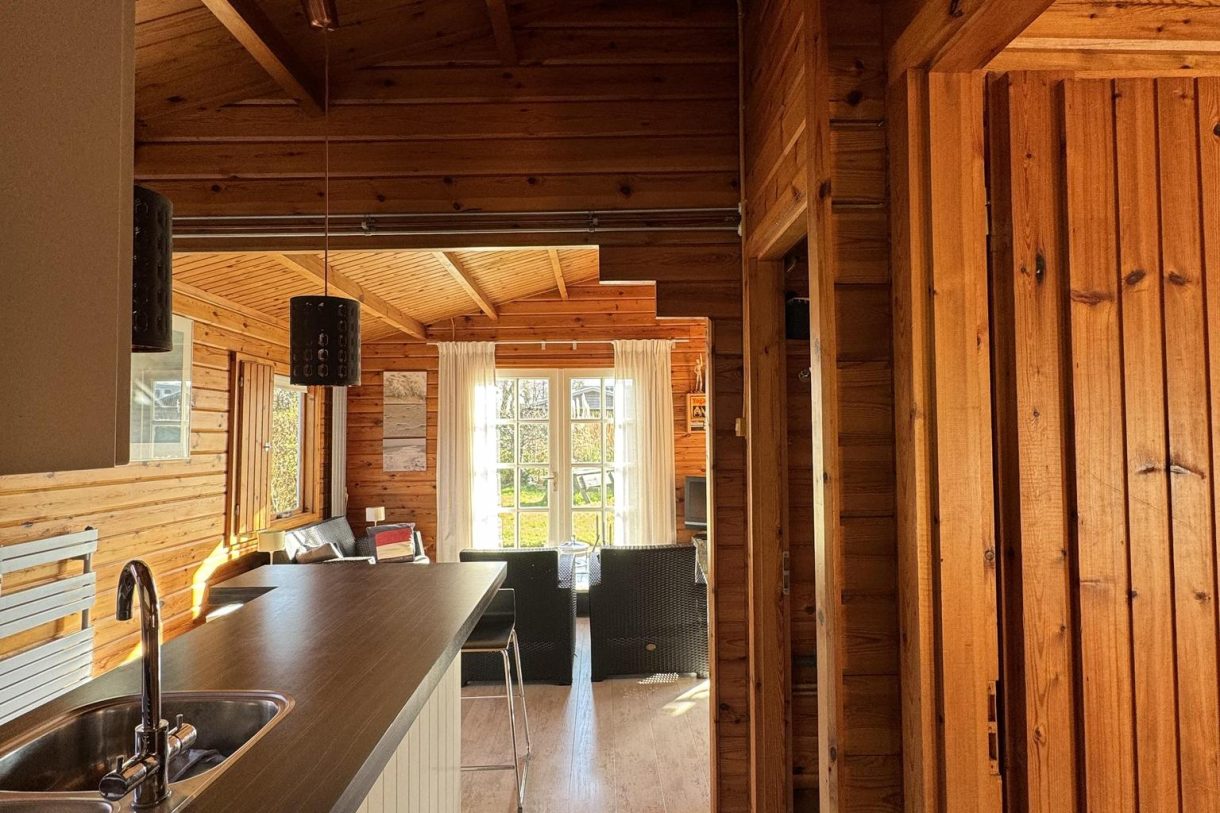 Te koop: Foto Woonhuis aan de Nieuw-Loosdrechtsedijk 212C5 in Loosdrecht