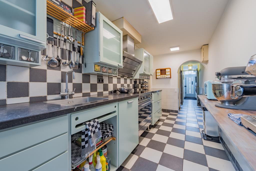 Te koop: Foto Woonhuis aan de Straatweg 120 in Breukelen