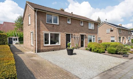 koop  Nijeveen  Burg. van Veenlaan 8 – Hoofdfoto