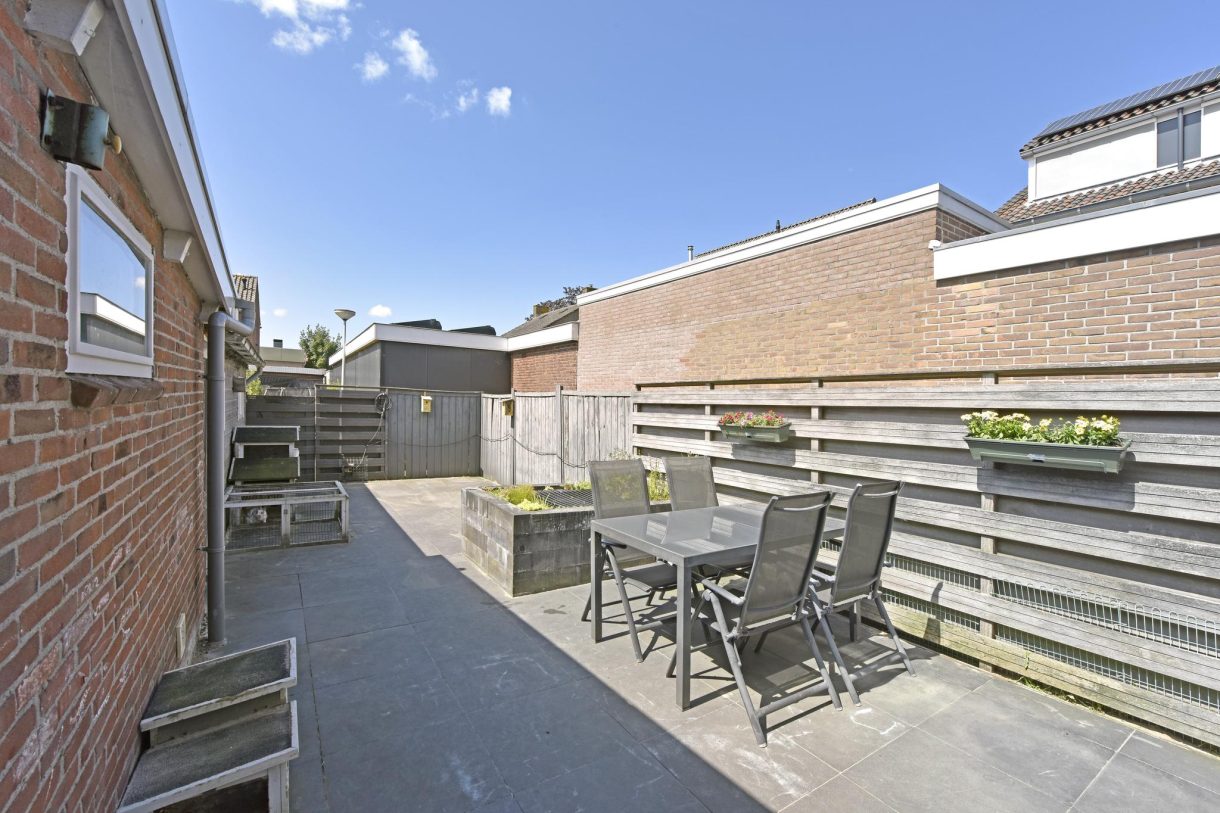 Te koop: Foto Woonhuis aan de P. van Schravendijkstraat 2 in Ter Aar