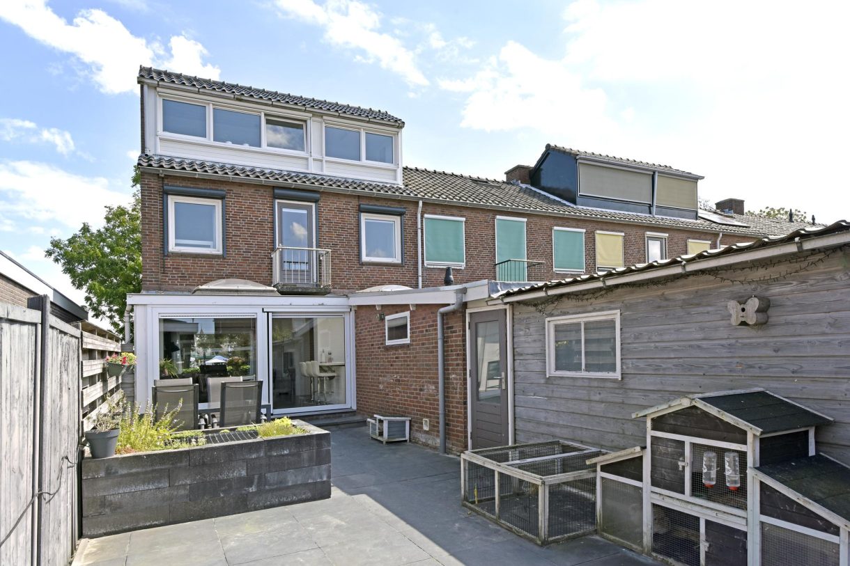 Te koop: Foto Woonhuis aan de P. van Schravendijkstraat 2 in Ter Aar