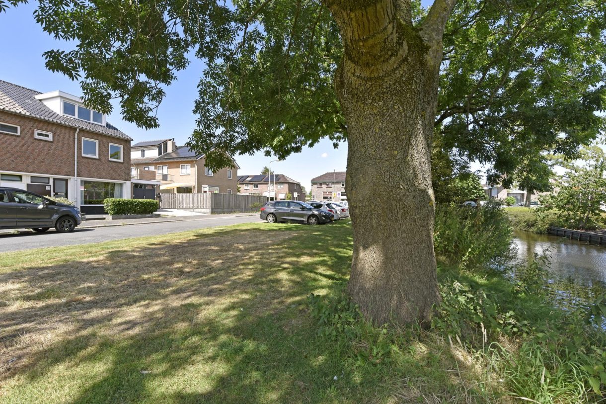 Te koop: Foto Woonhuis aan de P. van Schravendijkstraat 2 in Ter Aar