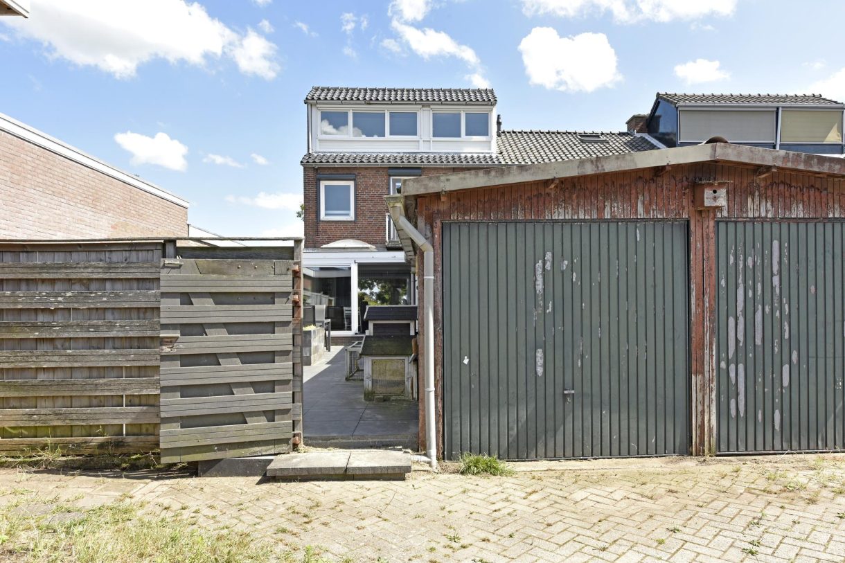 Te koop: Foto Woonhuis aan de P. van Schravendijkstraat 2 in Ter Aar
