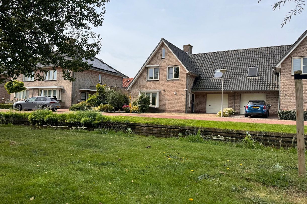 Te koop: Foto Woonhuis aan de Sluispad 1B in Ter Aar
