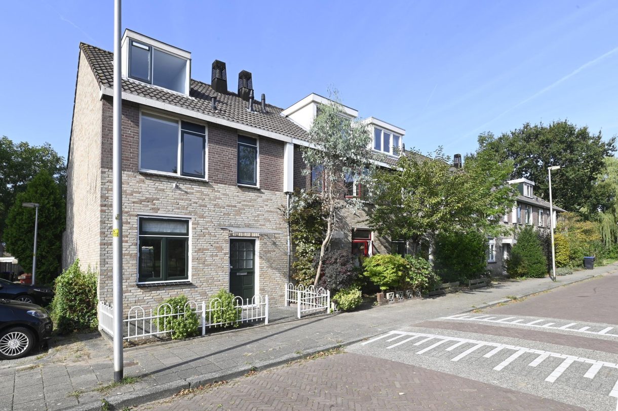 Te koop: Foto Woonhuis aan de Godfried Bomansstraat 1 in Leiderdorp