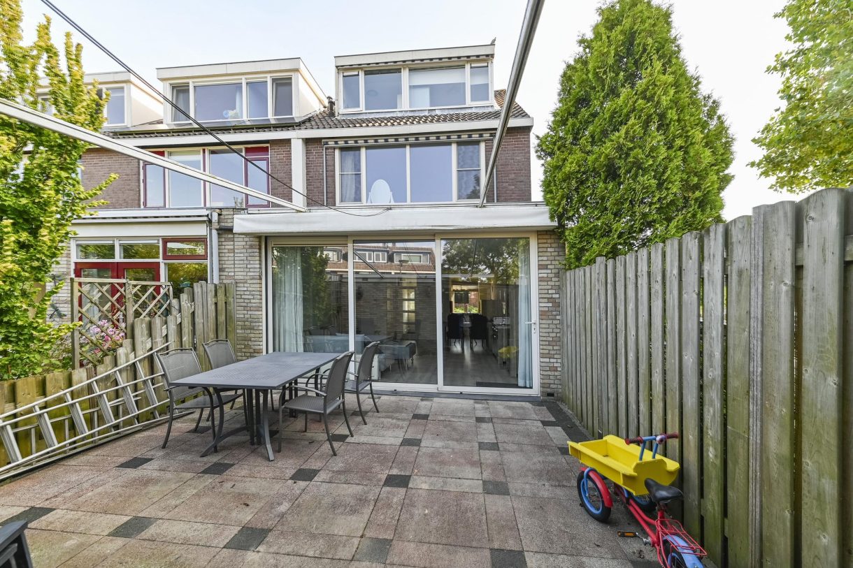 Te koop: Foto Woonhuis aan de Godfried Bomansstraat 1 in Leiderdorp
