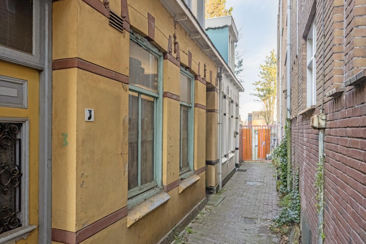 Te koop: Foto Woonhuis aan de Bloemstraat 7 in Zaandam