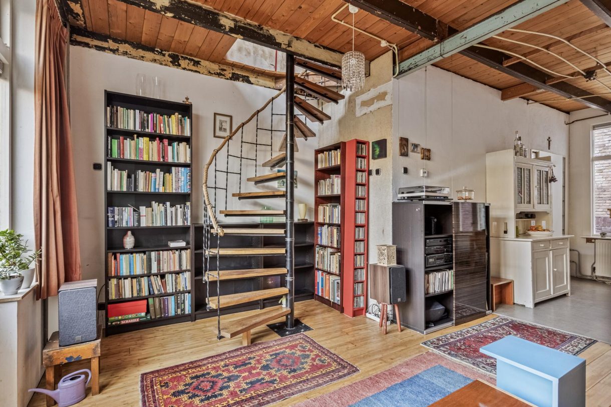 Te koop: Foto Woonhuis aan de Bloemstraat 7 in Zaandam