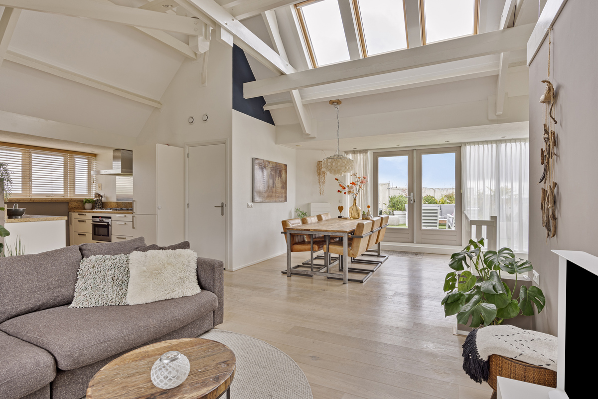 Te koop: Foto Appartement aan de Overtoom 66H in Westzaan