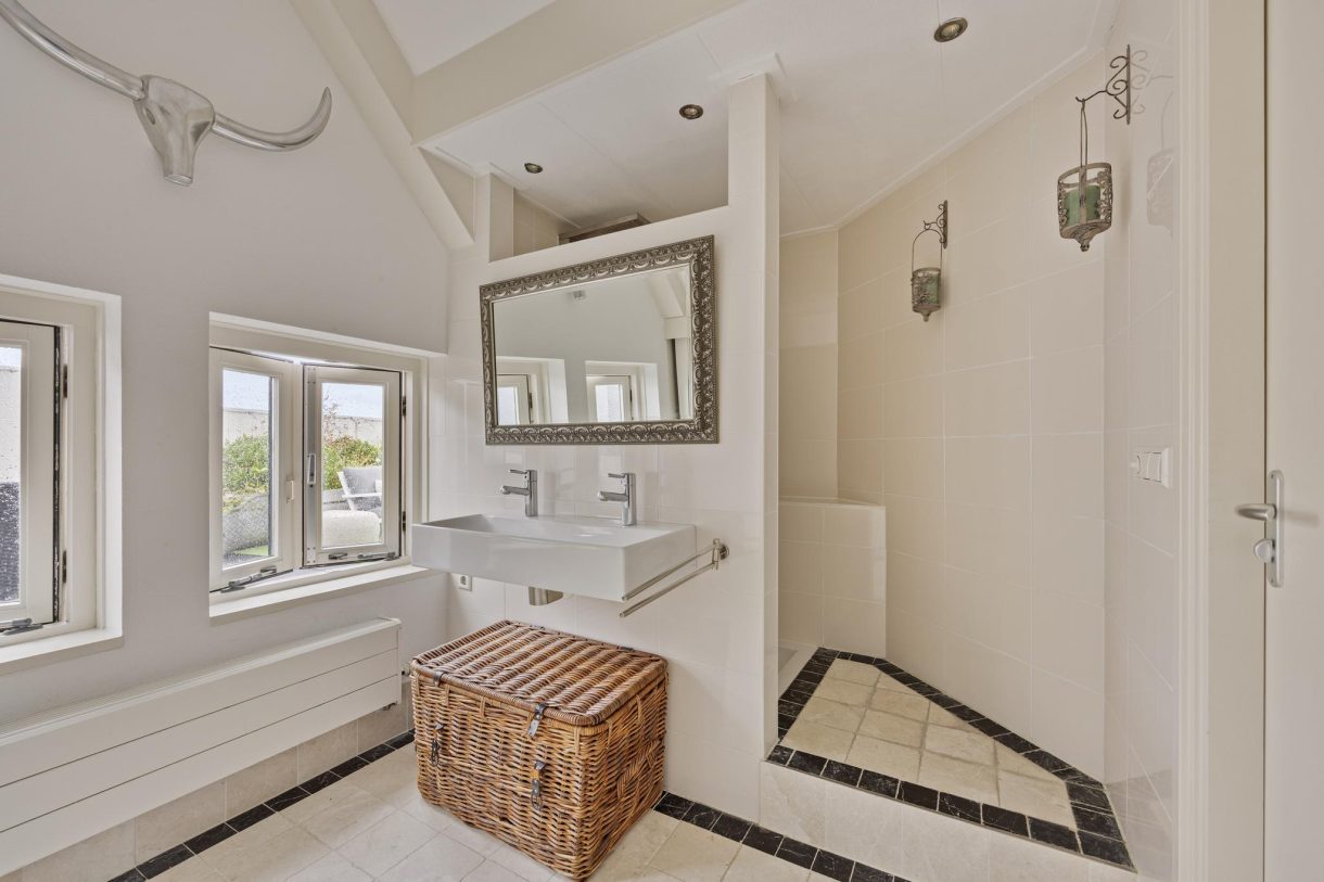 Te koop: Foto Appartement aan de Overtoom 66H in Westzaan