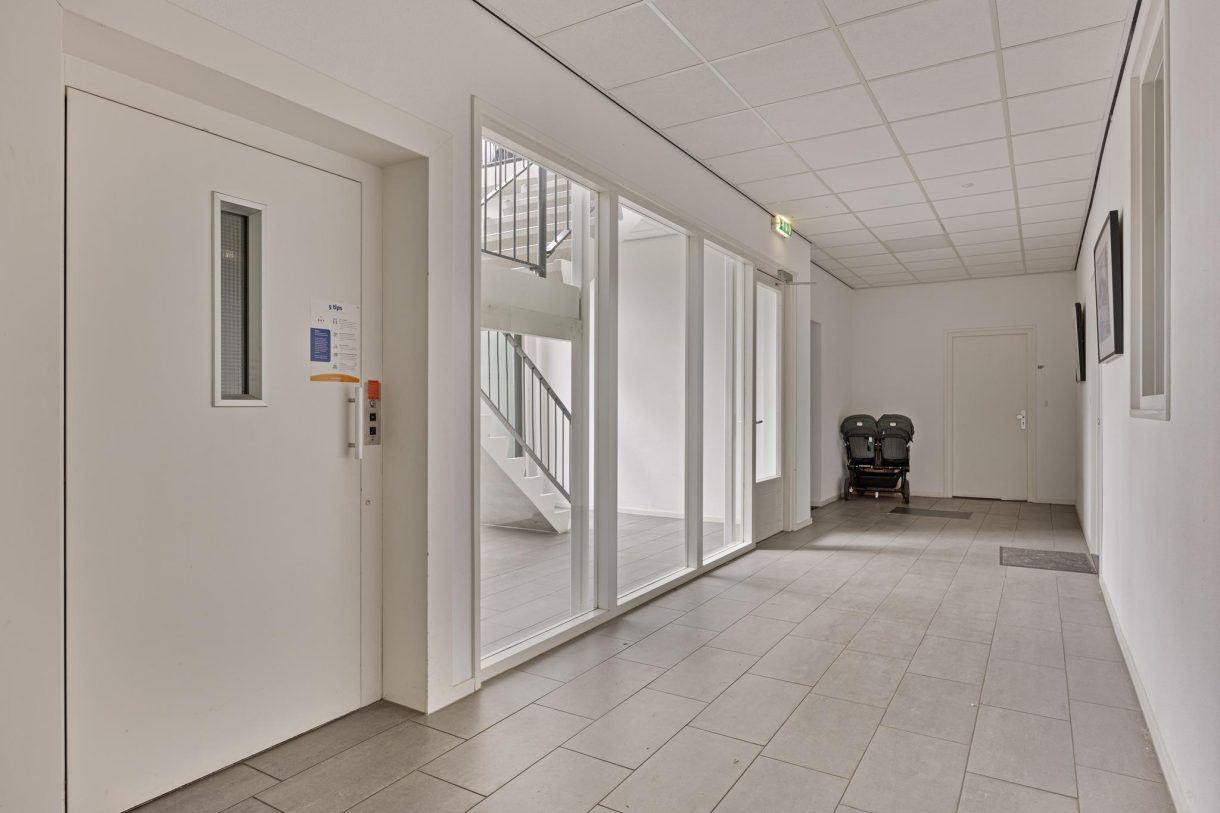 Te koop: Foto Appartement aan de Overtoom 66H in Westzaan