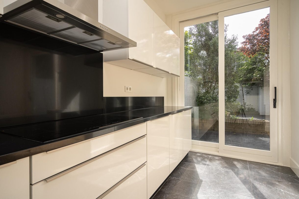 Te huur: Foto Woonhuis aan de Gevers Deynootweg 143 in 's-Gravenhage