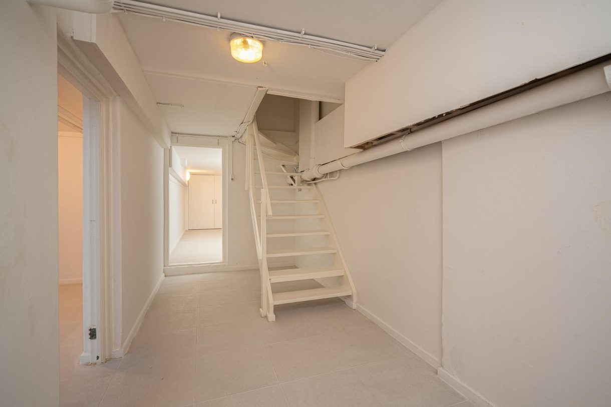 Te huur: Foto Woonhuis aan de Gevers Deynootweg 143 in 's-Gravenhage