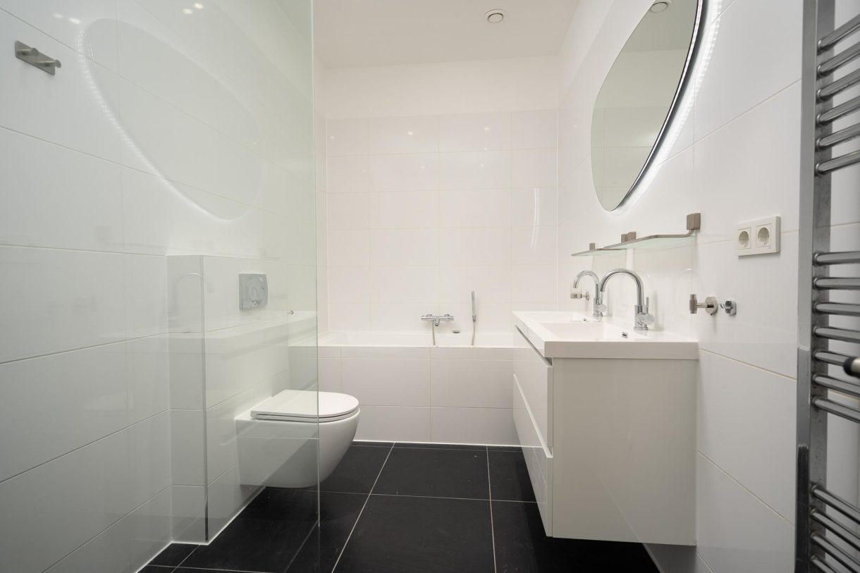 Te huur: Foto Woonhuis aan de Gevers Deynootweg 143 in 's-Gravenhage