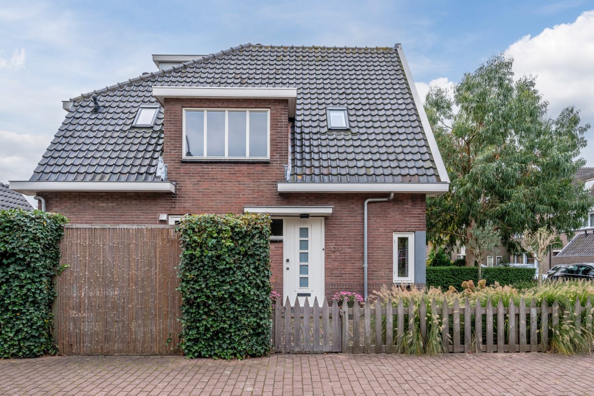 Te koop: Foto Woonhuis aan de Kerkstraat 121 in Bodegraven